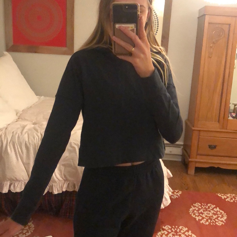 lululemon cropped hoodie